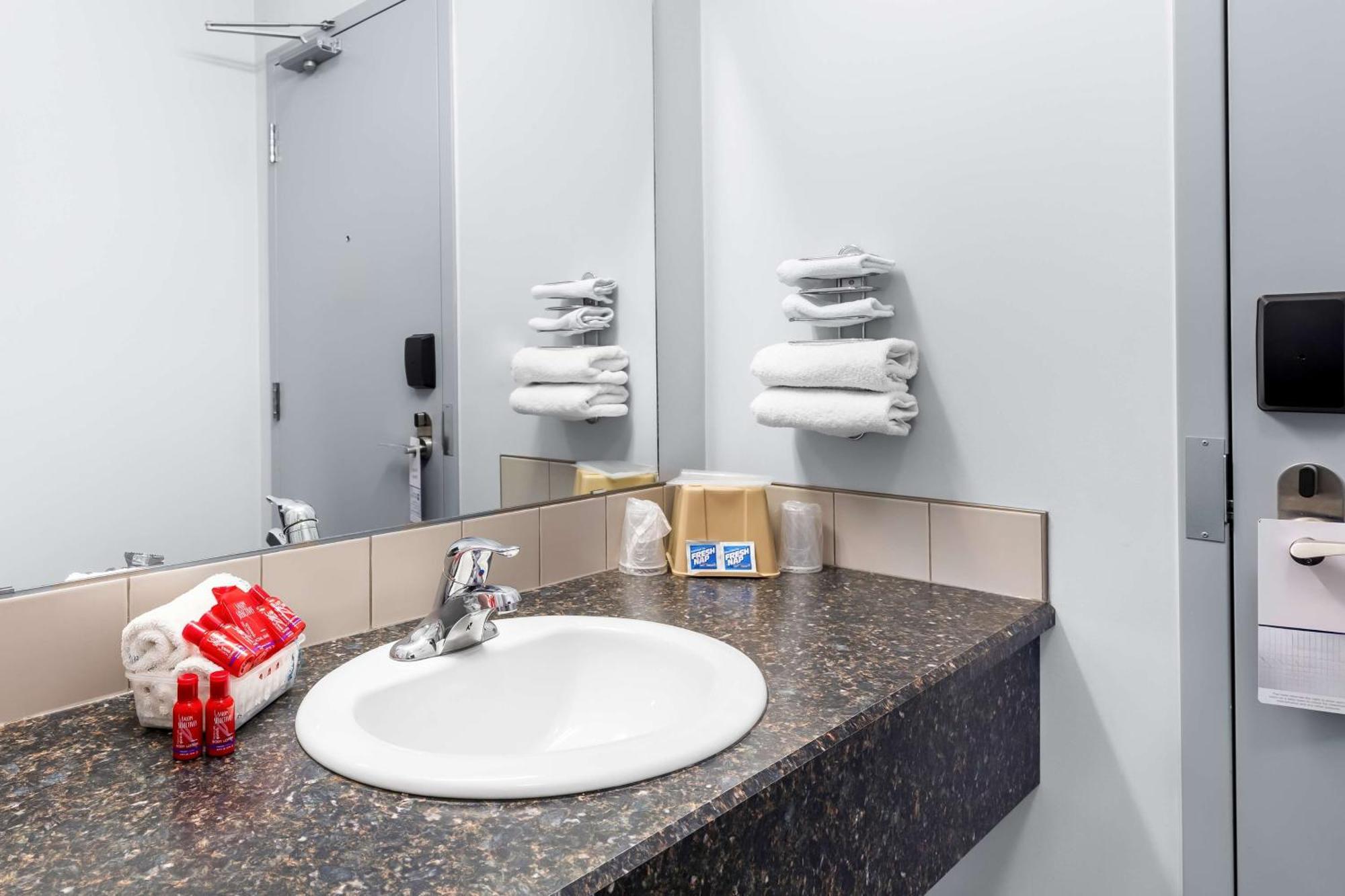 Surestay Studio By Best Western Hardisty ภายนอก รูปภาพ